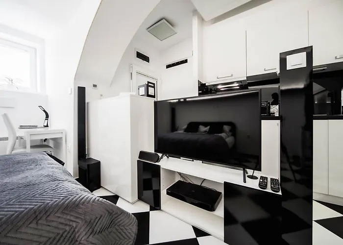 Apartmán Black And White