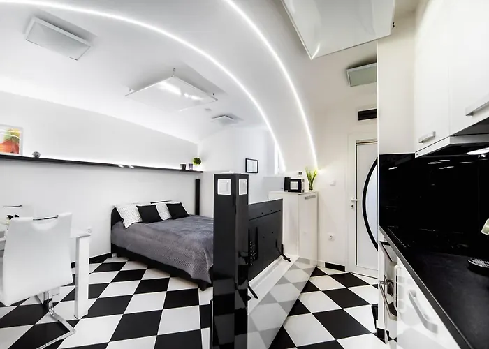 Apartmán Black And White