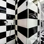 Black And White Apartment *